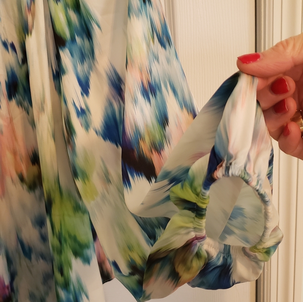 Jennifer Lopez Blouse - Picture 2 of 4
